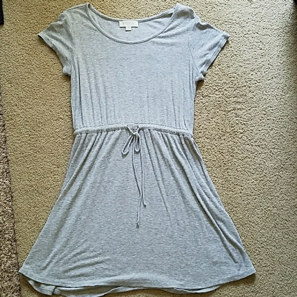 Olive & Oak Dresses & Skirts - Stretchy spring dress